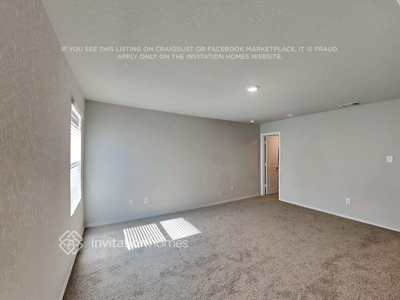 Building Photo - 7323 Avila Vis