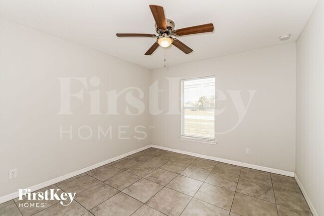 Building Photo - 912 Trafalgar Parkway