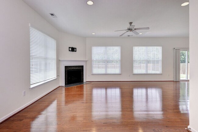 Building Photo - 4688 Yeardley Loop