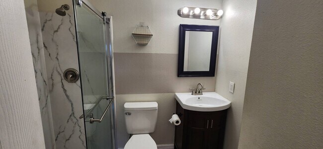 Building Photo - 3060 Avon Ln