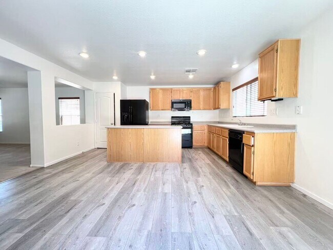 Building Photo - 11143 Ranch Valley St