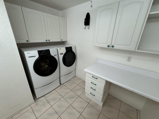 Building Photo - 15696 Hennipen Cir