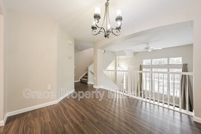 Building Photo - 1495 Red Cliff Way
