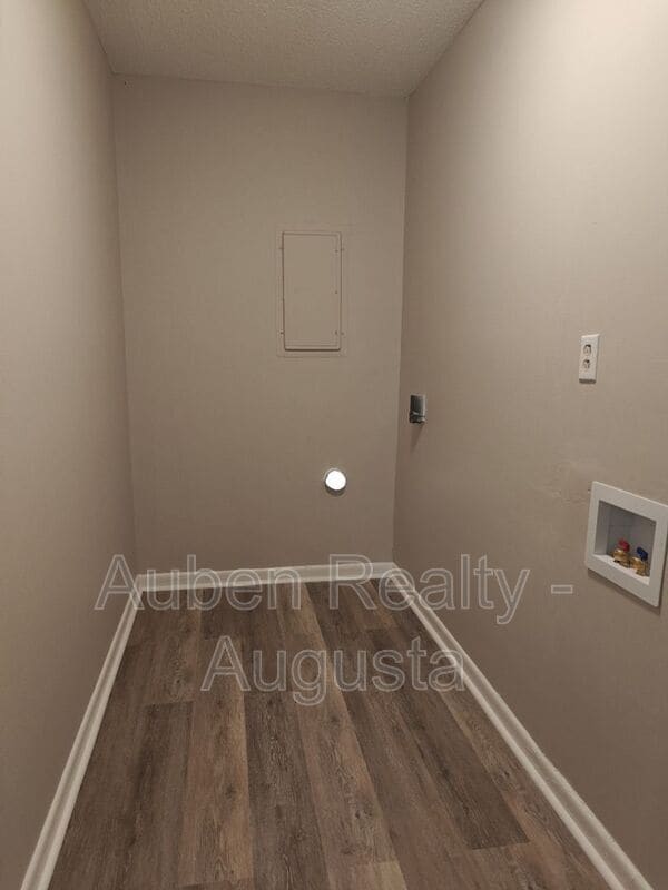 Building Photo - 404 Kingstree Rd