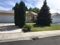 Building Photo - 3 Bedroom House for Rent