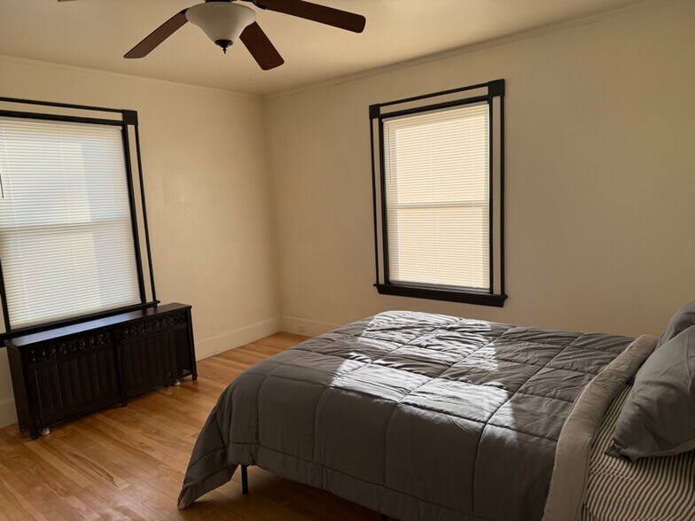 Building Photo - 1 1st St