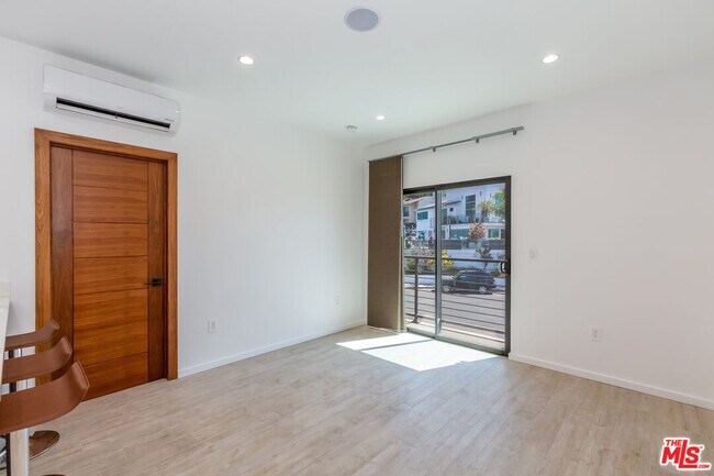 Building Photo - 8012 Zeus Dr