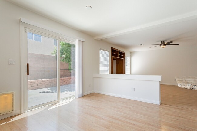 Building Photo - Beautiful Remodeled 3 Bed Home in the SW