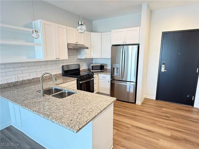 Building Photo - 203 Park Dr