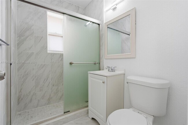 Building Photo - 8430 Crespi Blvd