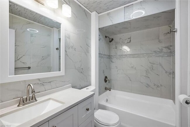 Building Photo - Renovated 2 Bedroom  Ranch for Rent in Aurora