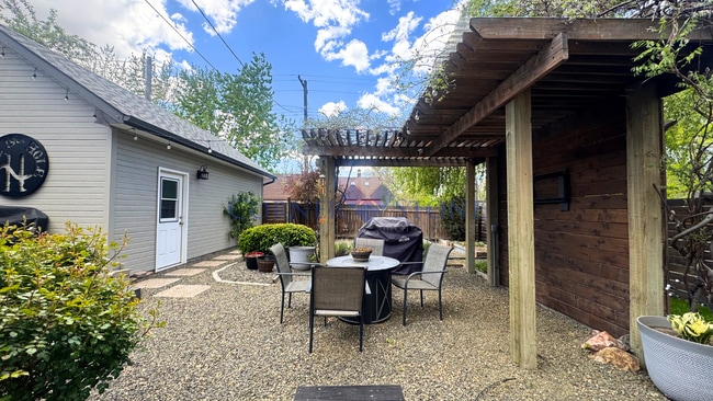 Building Photo - Stunning Home In Desired Boise Location!
