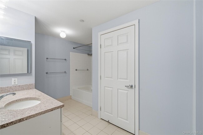 Building Photo - 300 Mamaroneck Ave