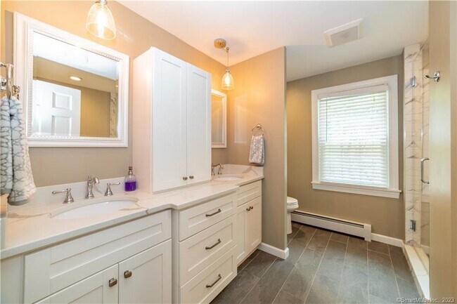 Building Photo - 36 Old Johnson Ln