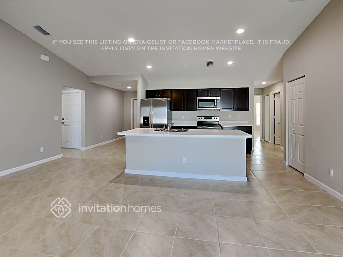 Building Photo - 679 SW Lucero Dr