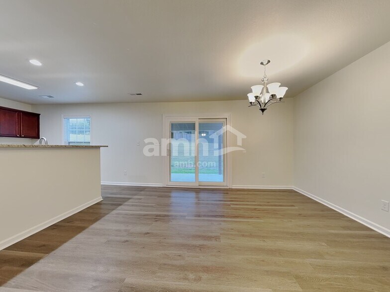 Building Photo - 1801 Point Wood Dr