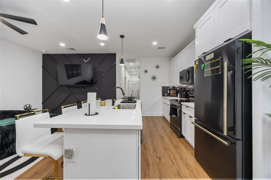 Building Photo - 205 Bolden St