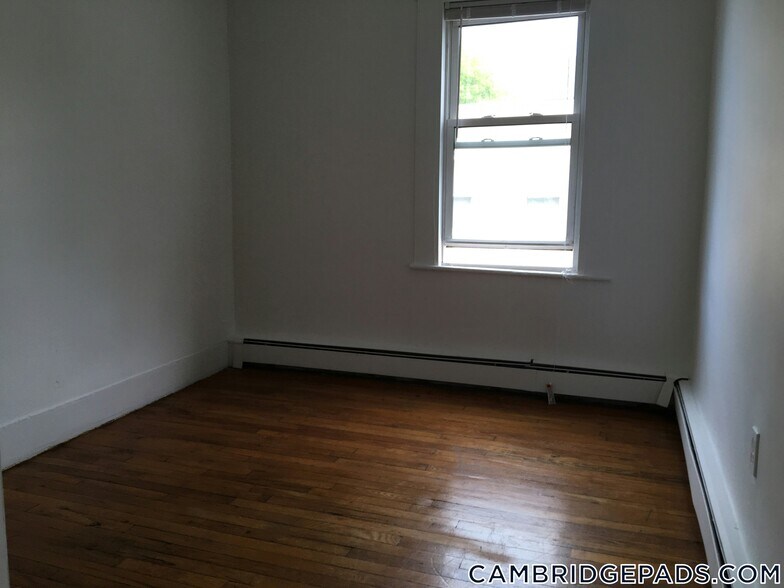 Building Photo - 148 5th St