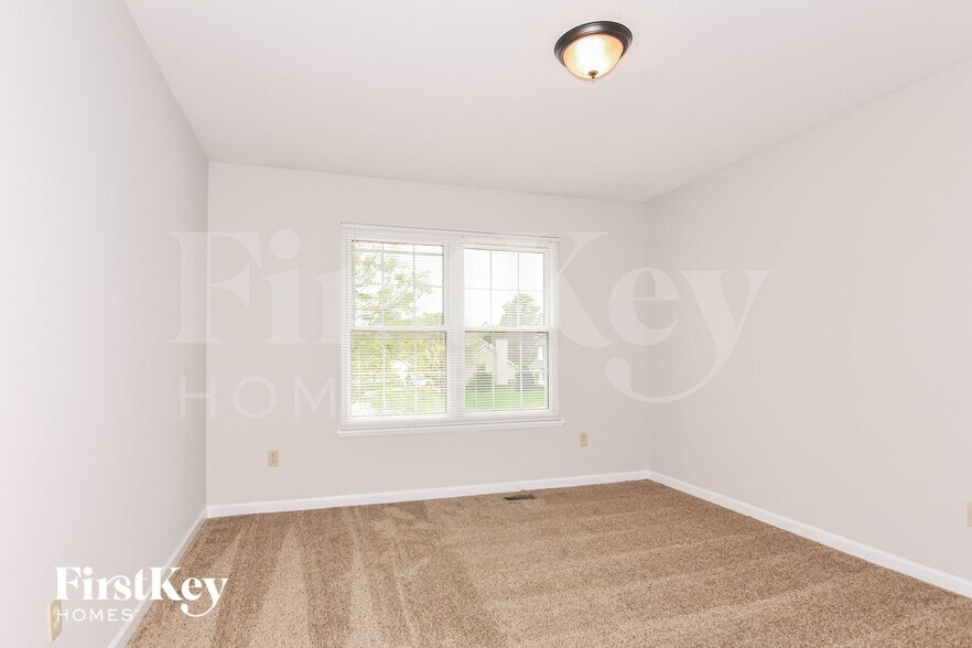 Building Photo - 338 Forest Grove Ct