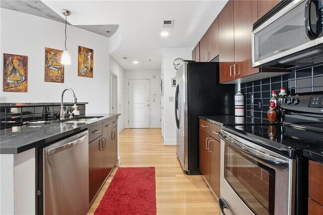 Building Photo - 44 Peachtree Pl NE