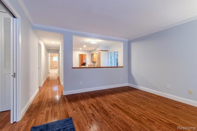 Building Photo - 122 N Helen Ave