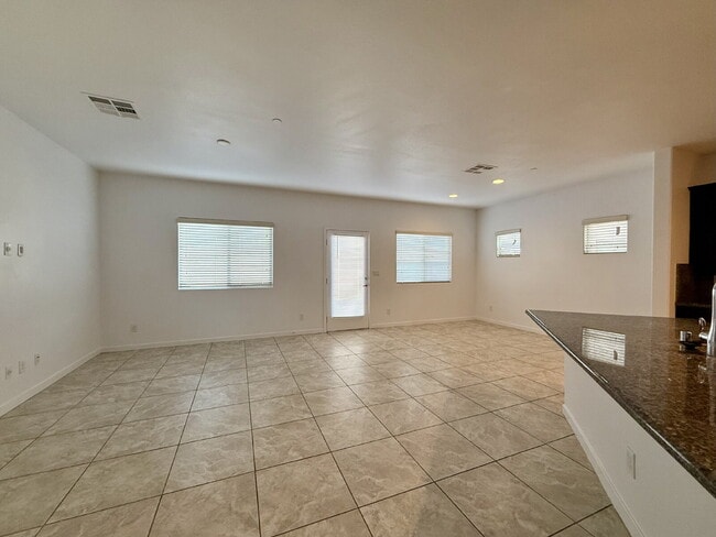 Building Photo - 4 BED, 2.5 BATH, 2 CAR-GARAGE, TWO-STORY, SINGLE FAMILY HOME FOR