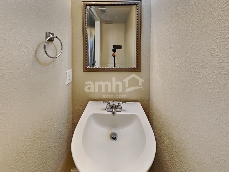 Building Photo - 30142 Rattana Ct