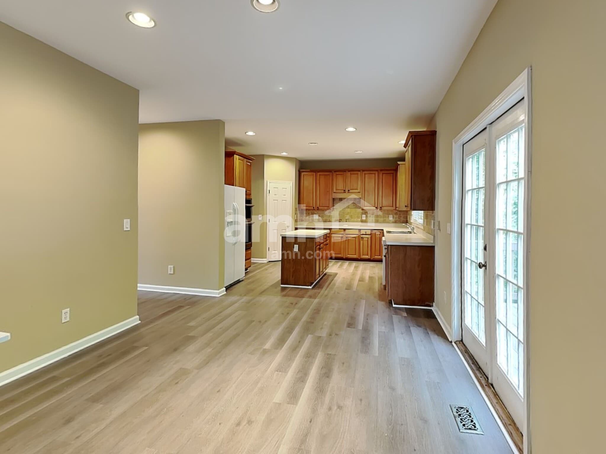 Building Photo - 637 Rebecca Ives Dr NW