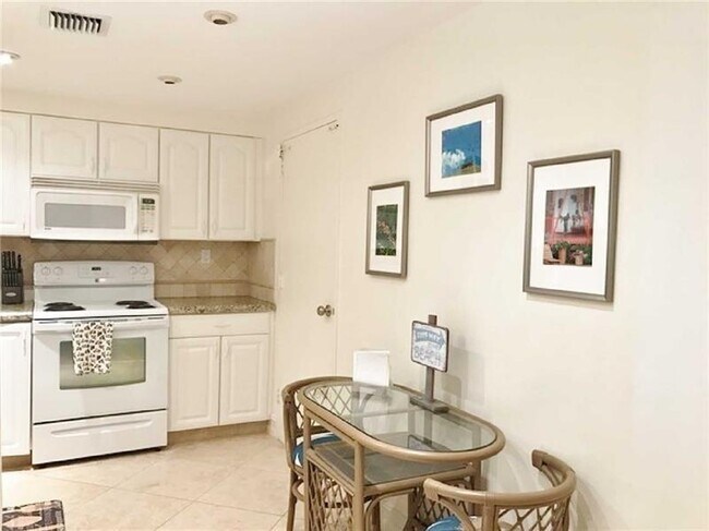 Building Photo - 4250 Galt Ocean Dr