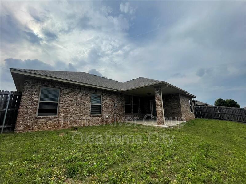 Building Photo - 2200 Mill Creek Way