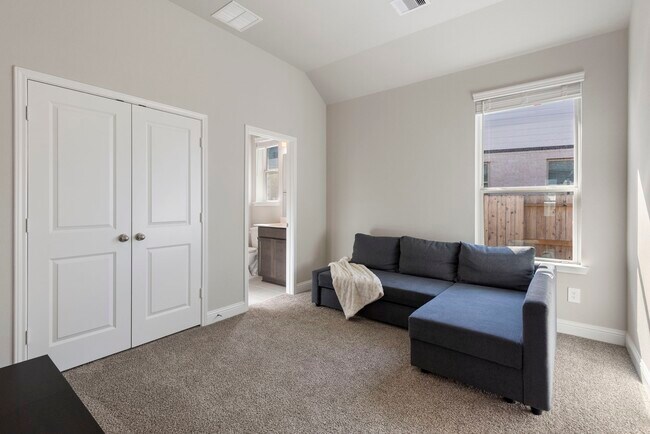 Building Photo - 16147 Sapphire Crst Dr