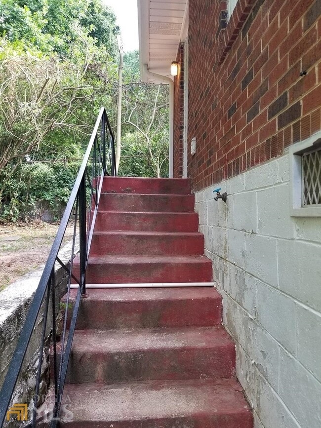 Building Photo - 817 North St NW