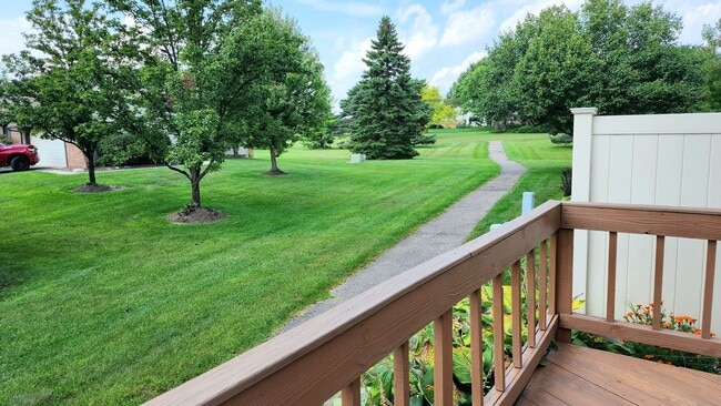 Building Photo - Spacious 3 bedroom Condo near Northville d...