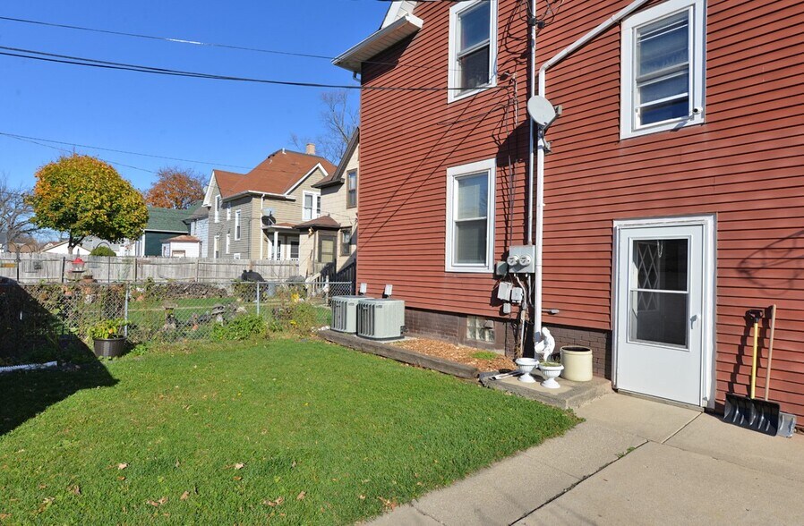 Back of Home - 1516 Thurston Ave