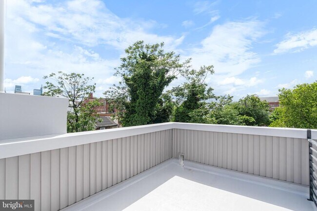 Building Photo - 1242 N 15th St