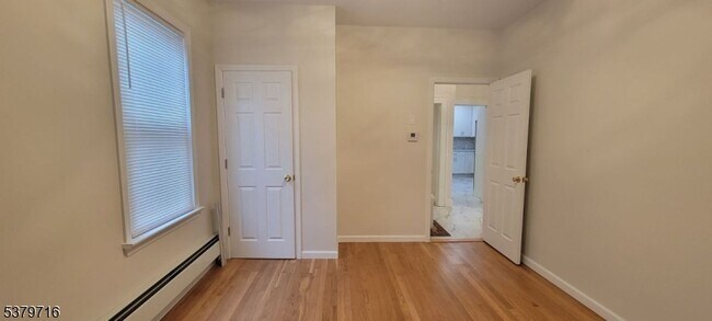 Building Photo - 403 Abington Ave