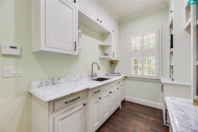 Building Photo - 1418 Yakimo Dr