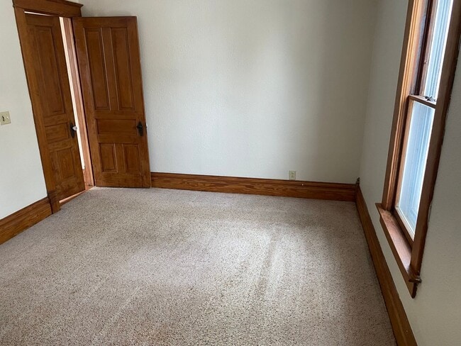 Building Photo - 4 bedroom 1.5 bath house in Tama Iowa