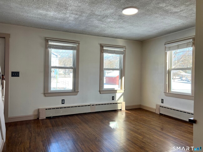 Building Photo - 77 Freestone Ave