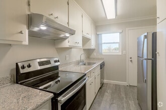 Interior Photo - 658 Sierra Vista