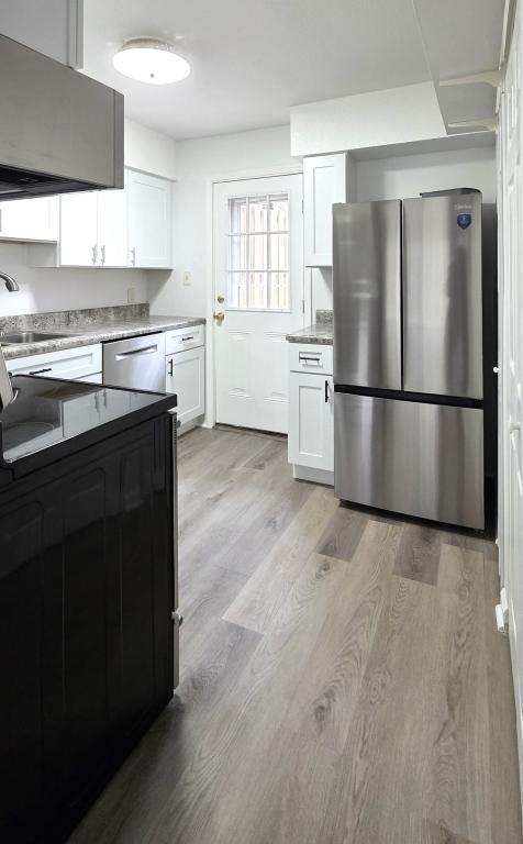 Building Photo - 220 Elizabeth St