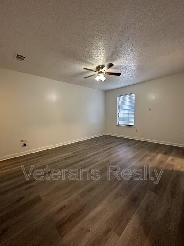 Building Photo - 111 Via Don Ray Rd