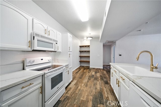 Building Photo - 41410 Juniper St