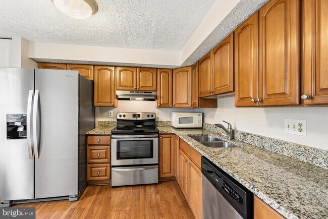Building Photo - 4600 Brentleigh Ct