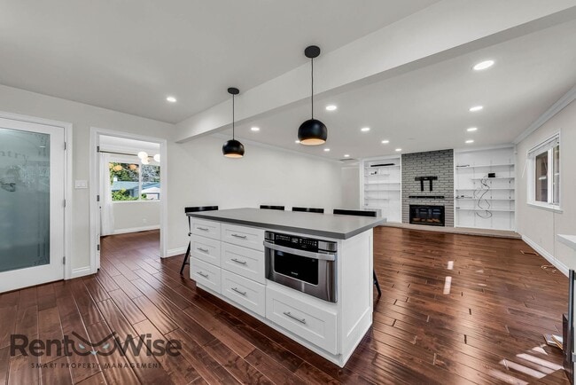 Building Photo - 1951 Heath Dr