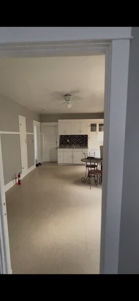 Kitchen - 4502 McGregor Ave