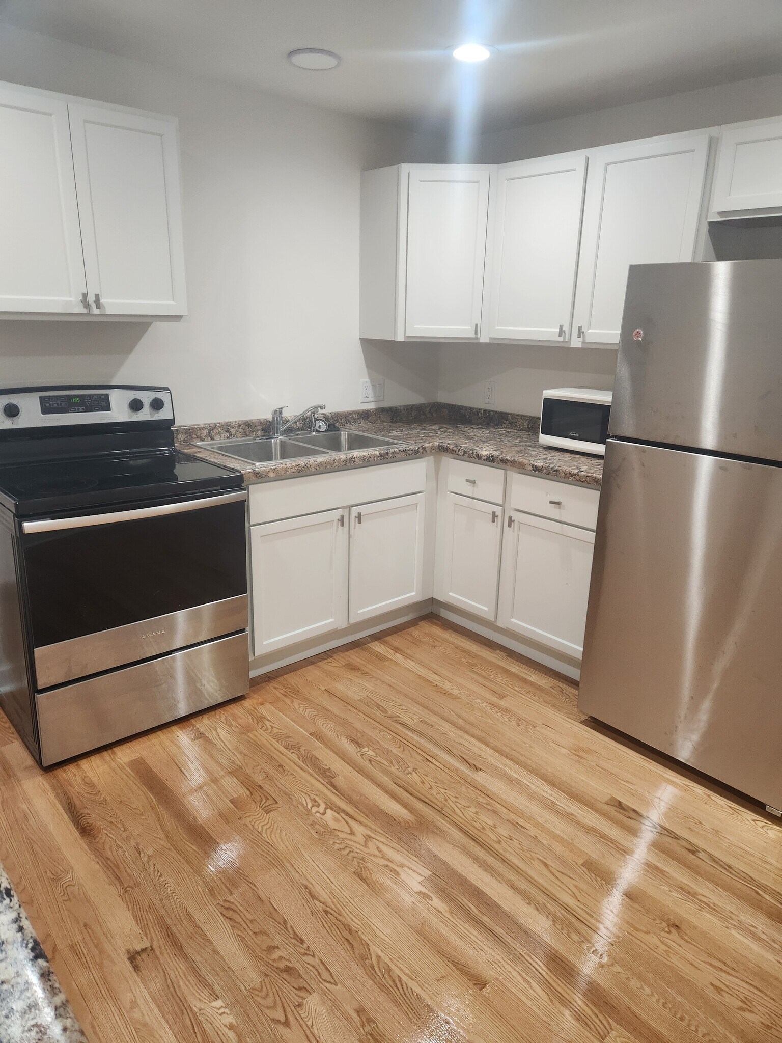 Building Photo - 1932 Heath Ave