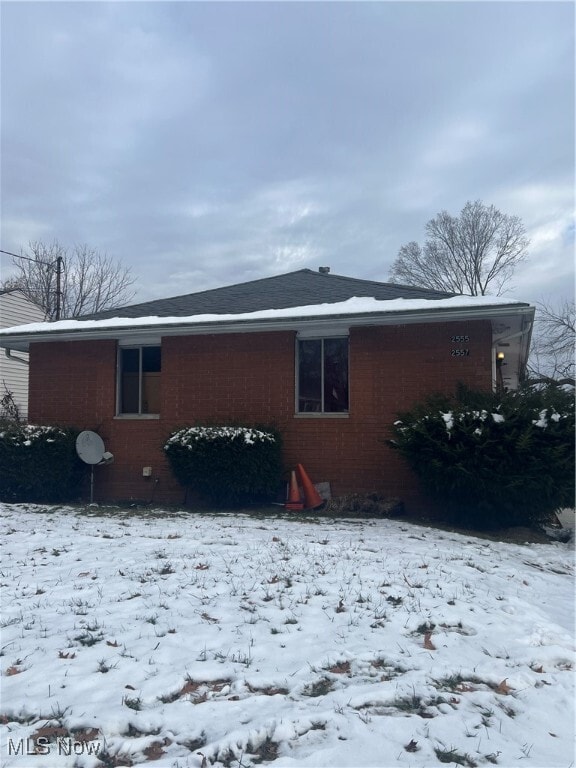 Primary Photo - 2557 Edwin Ave