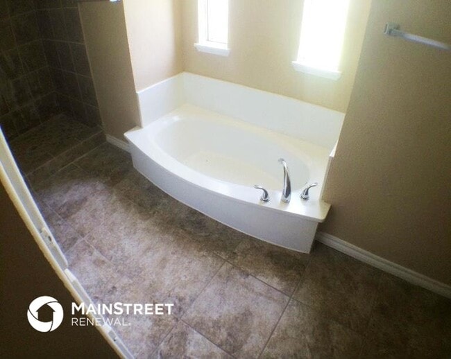 Building Photo - 419 Edmonds Way