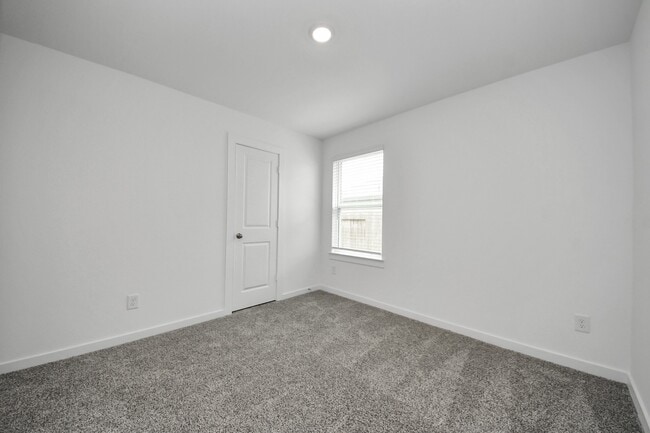 Building Photo - 9106 Serene Hvn Dr
